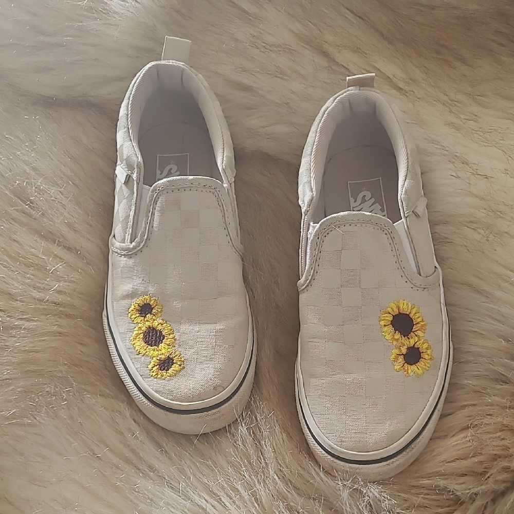 Kids Sunflower Embroidered Slip-On Shoes